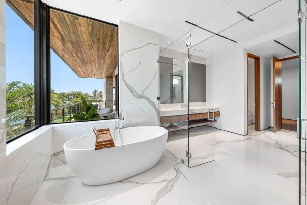 Bathroom, Free Standing Baths, Interior, Marble, Marble Walls