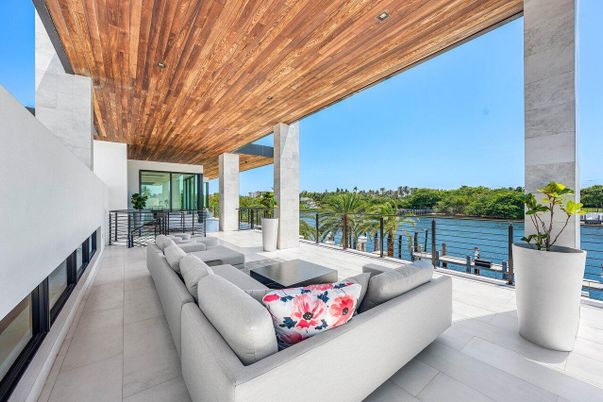 Water, Exterior, Living room, Other