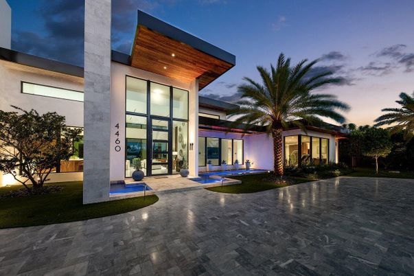 Backyard, Exterior, Facade, Modern