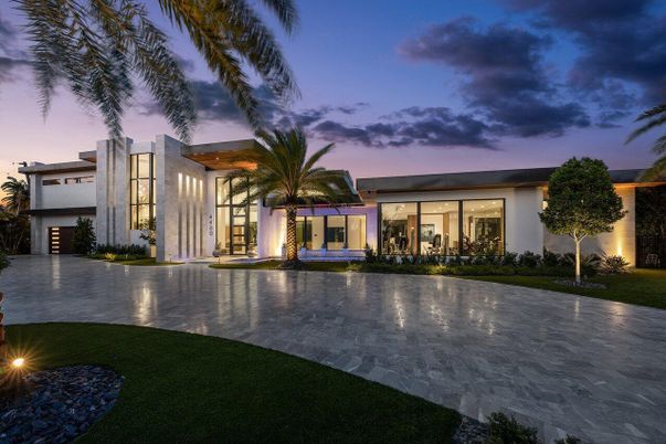 Backyard, Exterior, Facade, Modern
