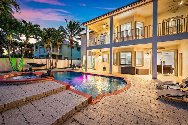 Exterior, Pool