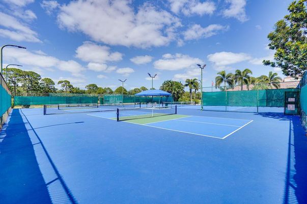 Exterior, Tennis Courts
