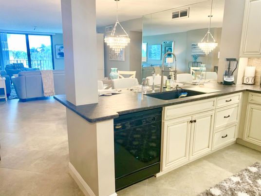 Chandelier, Dining room, Interior, Kitchen, Pendant Lights