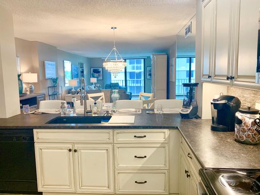 Chandelier, Dining room, Interior, Kitchen