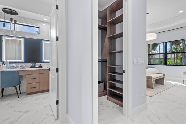 Bathroom, Interior, Marble, Pendant Lights, Recessed Lighting