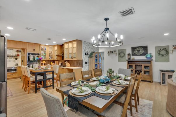 Chandelier, Dining room, Interior, Kitchen, Recessed Lighting, Wood Texture Flooring