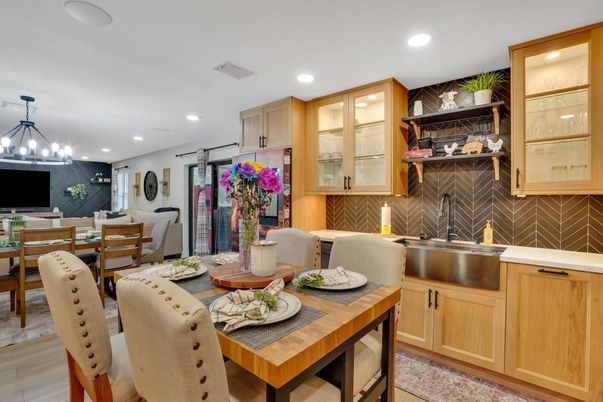 Chandelier, Dining room, Interior, Kitchen, Recessed Lighting, Wood Texture Flooring