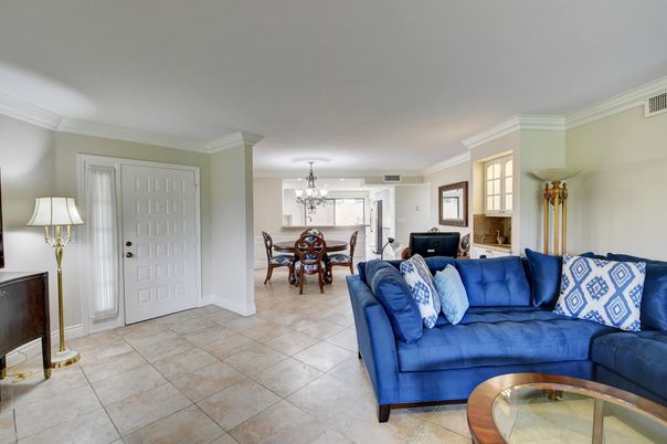 Chandelier, Dining room, Interior, Living room