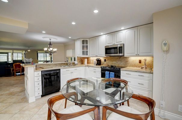 Chandelier, Dining room, Interior, Kitchen, Recessed Lighting
