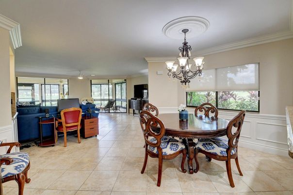 Chandelier, Dining room, Interior, Living room