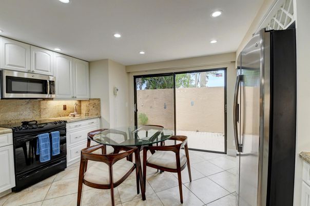 Dining room, Interior, Kitchen, Recessed Lighting, Stainless Steel Appliances