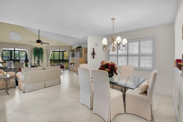 Chandelier, Dining room, Interior, Living room