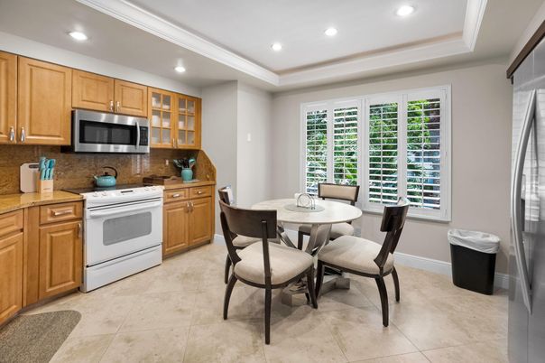 Dining room, Interior, Kitchen, Recessed Lighting, Stainless Steel Appliances