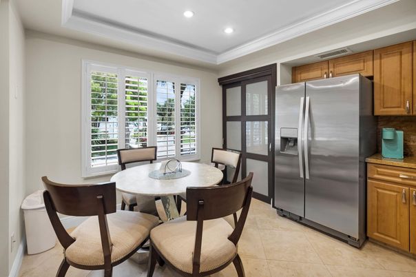 Dining room, Interior, Kitchen, Recessed Lighting, Stainless Steel Appliances