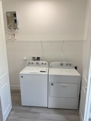 Interior, Utility Closets, Washer, Wood Texture Flooring