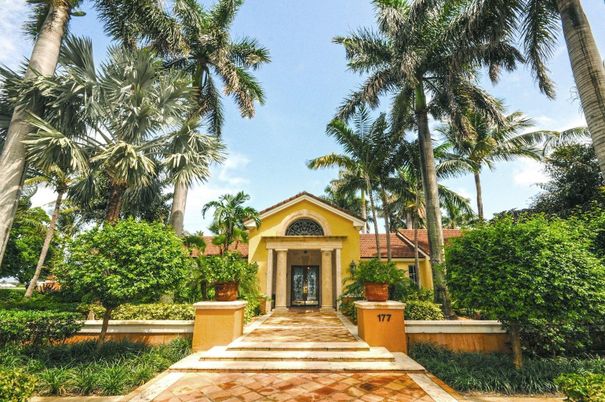 Exterior, Facade, Mediterranean