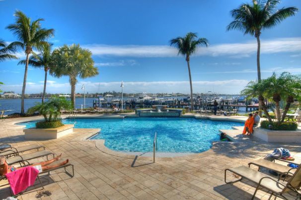 Exterior, Pool, Water
