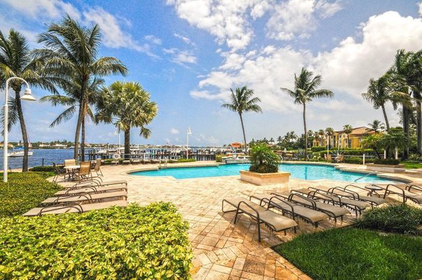 Exterior, Pool, Water
