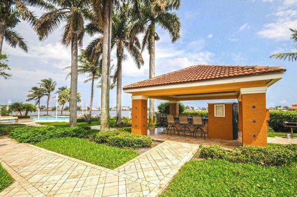Exterior, Pool, Water