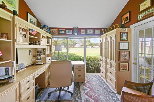 Home Office, Interior