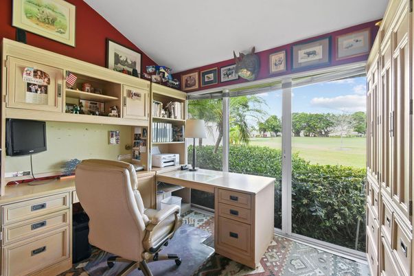 Home Office, Interior
