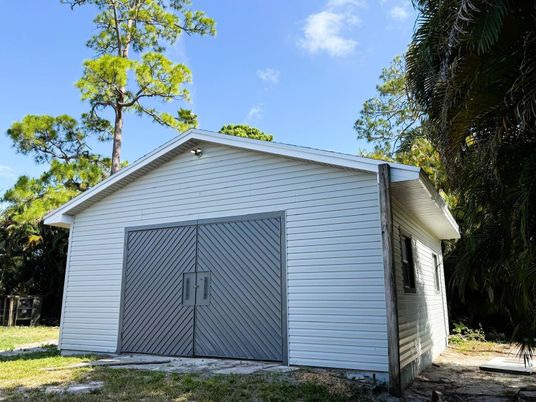 Detached Garage, Exterior