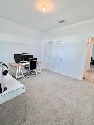 Home Office, Interior