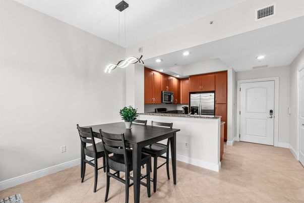 Dining room, Interior, Kitchen, Pendant Lights, Recessed Lighting, Stainless Steel Appliances