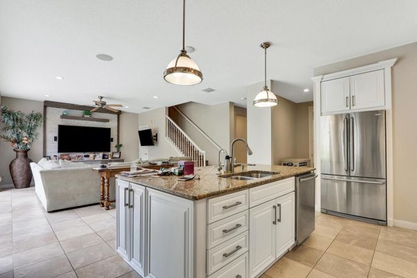 Interior, Kitchen, Living room, Pendant Lights, Recessed Lighting, Stainless Steel Appliances
