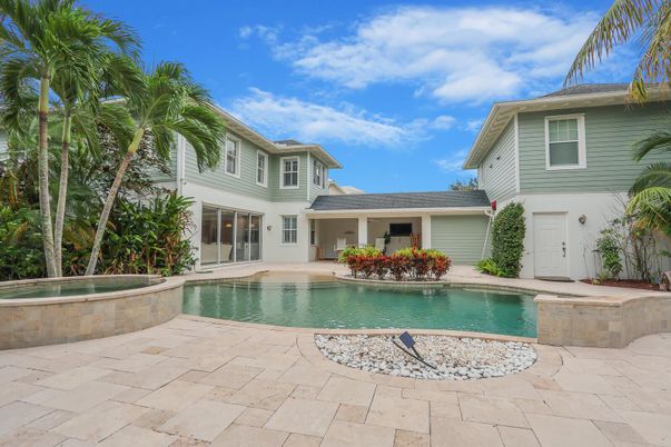 Exterior, Pool