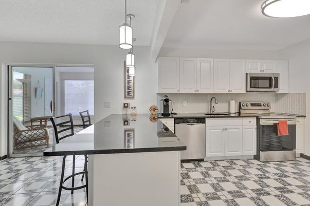 Interior, Kitchen, Pendant Lights, Stainless Steel Appliances