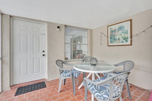 Dining room, Interior