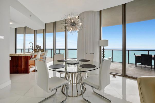 Dining room, Interior, Pendant Lights, Water