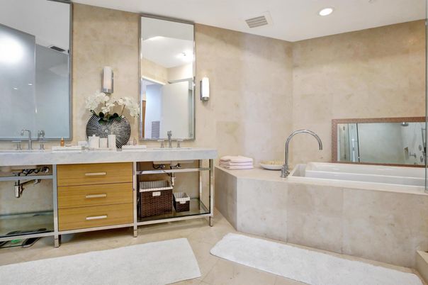 Bathroom, Dual Sink Vanities, Interior, Recessed Lighting