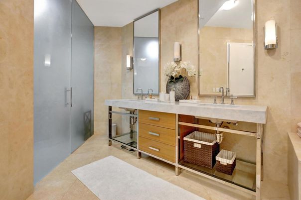 Bathroom, Dual Sink Vanities, Interior