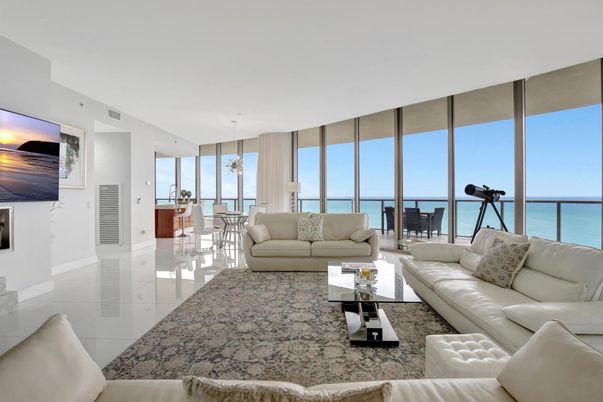 Interior, Living room, Pendant Lights, Water
