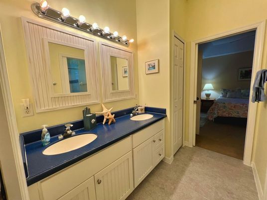 Bathroom, Bedroom, Dual Sink Vanities, Interior