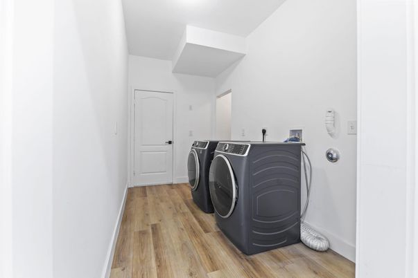 Interior, Washer, Wood Texture Flooring