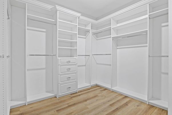 Interior, Walk-in Closets, Wood Texture Flooring