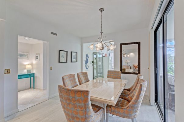 Chandelier, Dining room, Interior, Pendant Lights, Recessed Lighting, Wood Texture Flooring
