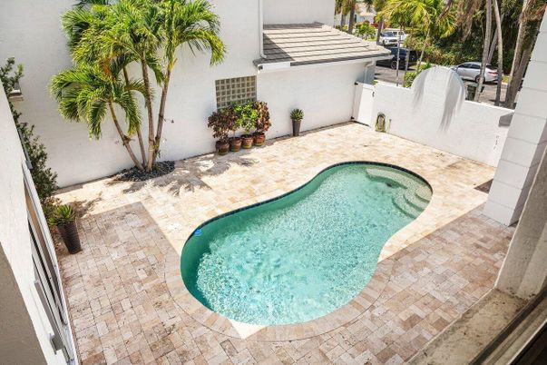 Exterior, Pool