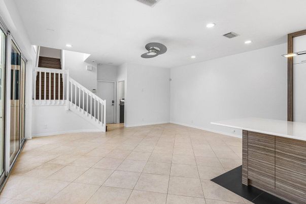 Empty room, Interior, Recessed Lighting