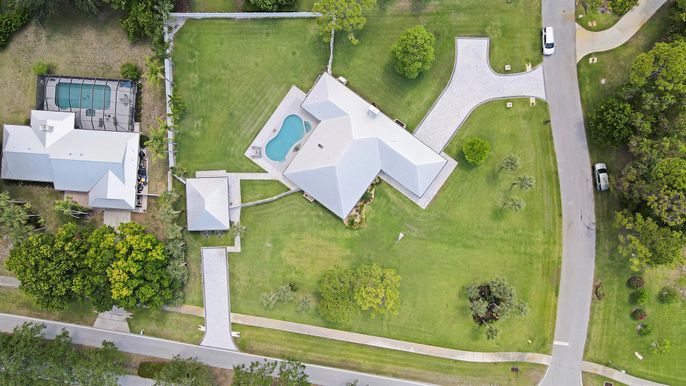 Exterior, Drone