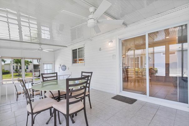 Dining room, Interior