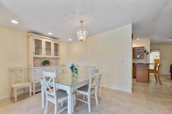 Chandelier, Dining room, Interior, Recessed Lighting