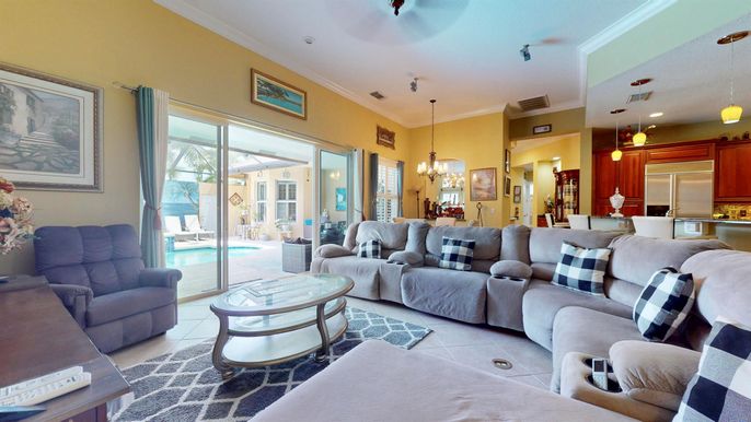 Chandelier, Dining room, Interior, Kitchen, Living room, Pendant Lights, Recessed Lighting, Stainless Steel Appliances