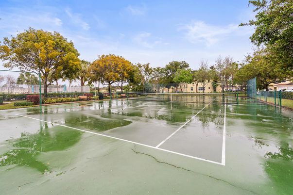 Exterior, Tennis Courts