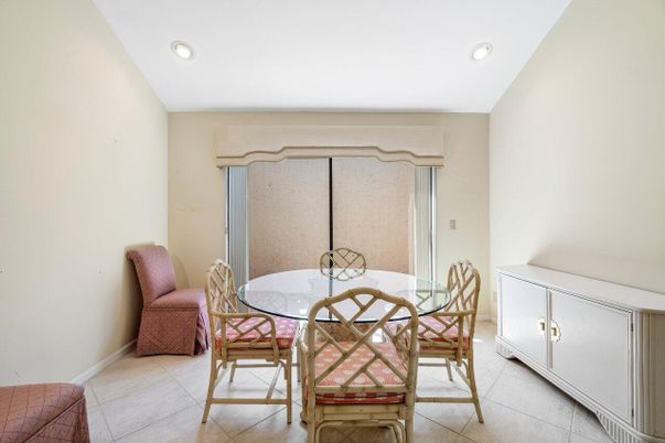 Dining room, Interior, Recessed Lighting
