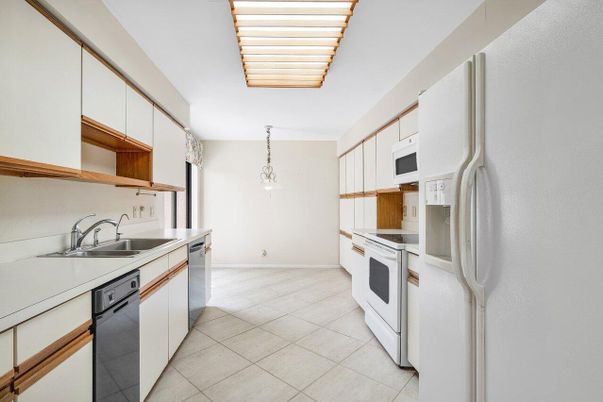 Chandelier, Interior, Kitchen