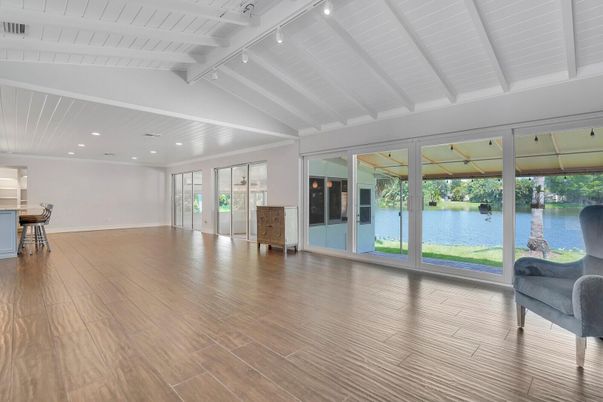 Empty room, Interior, Recessed Lighting, Water, Wood Texture Flooring